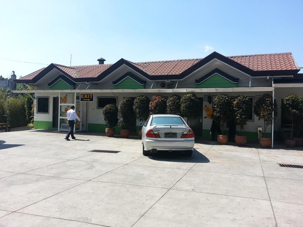 Hollywood Drive-In Hotel Baguio City Exterior foto