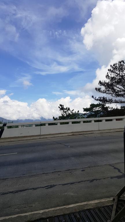 Hollywood Drive-In Hotel Baguio City Exterior foto