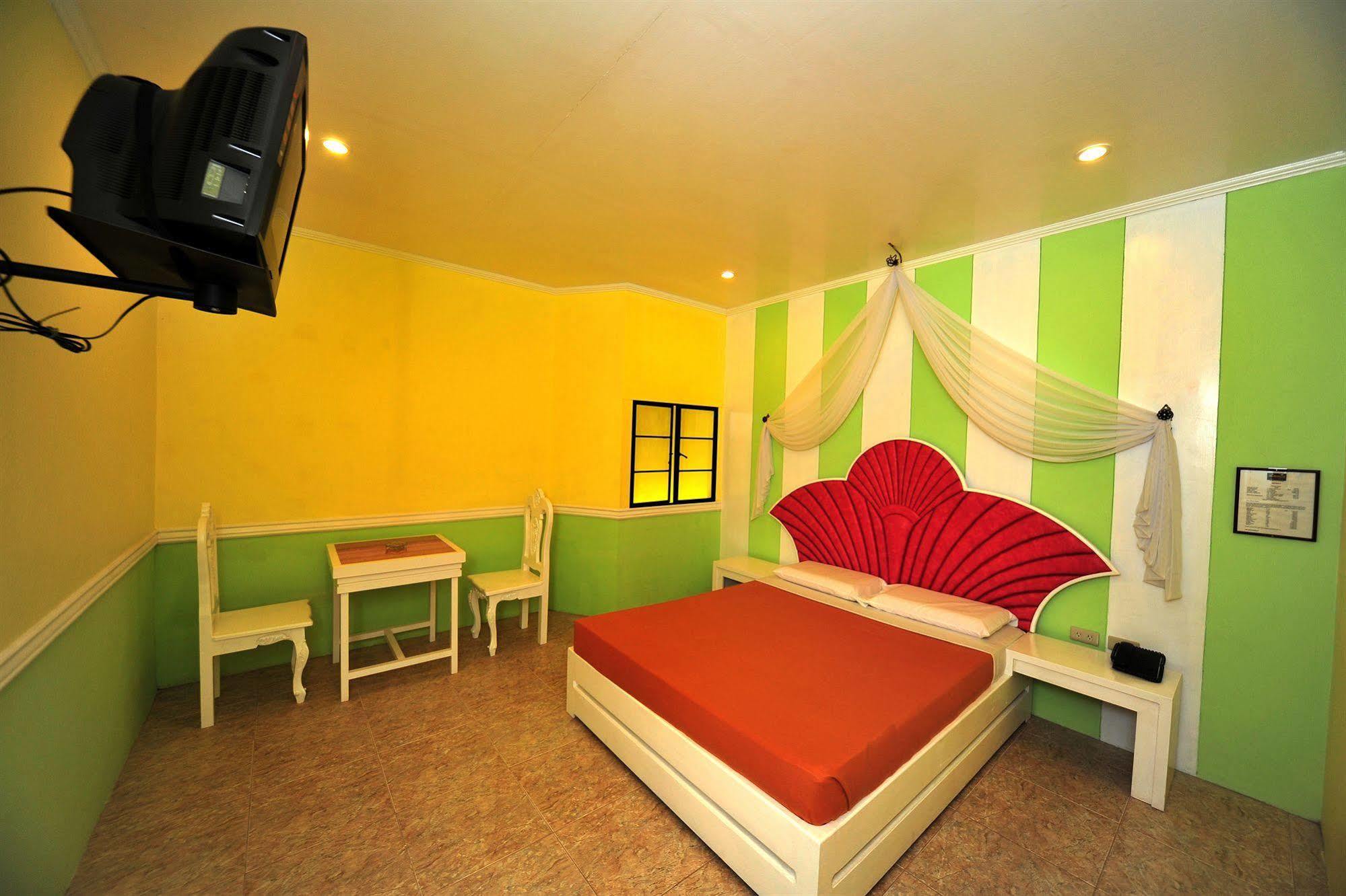 Hollywood Drive-In Hotel Baguio City Exterior foto