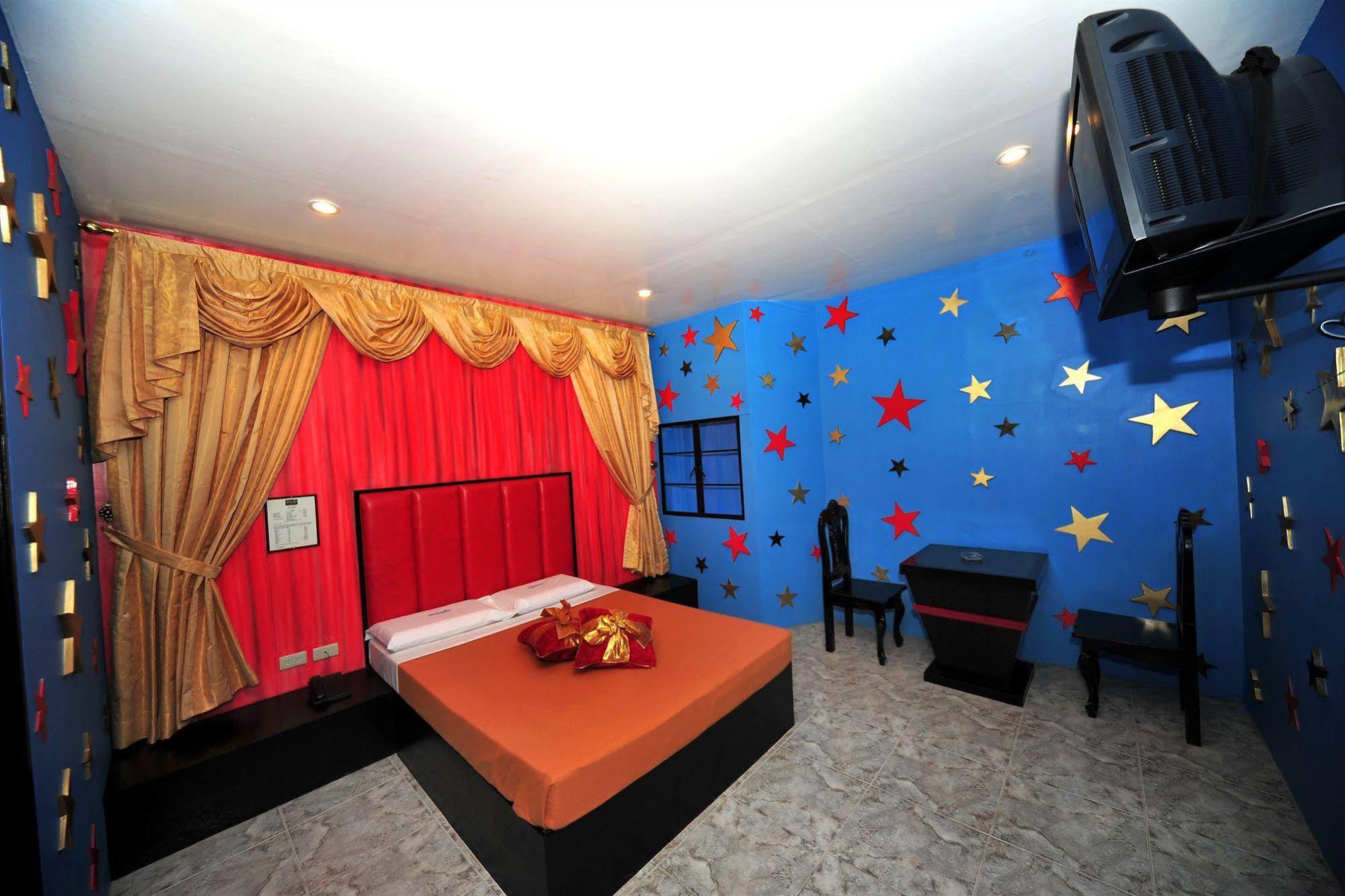 Hollywood Drive-In Hotel Baguio City Exterior foto