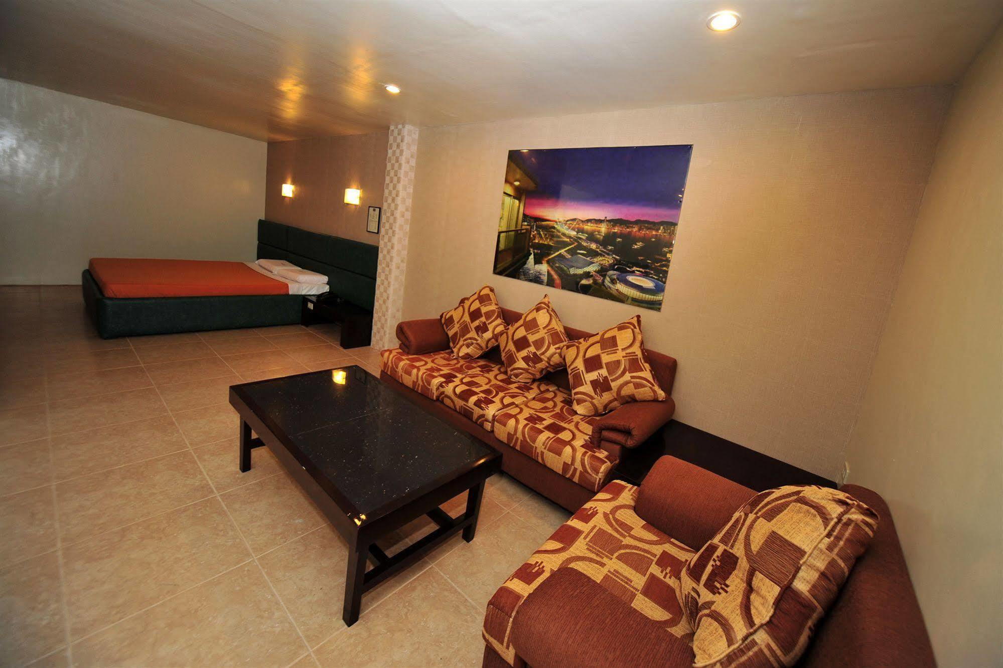 Hollywood Drive-In Hotel Baguio City Exterior foto